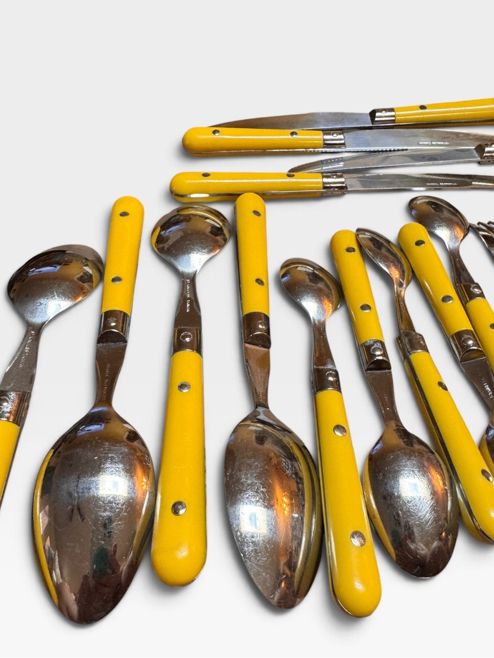 Flatware Set - Picture 4 of 5